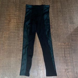 Girls leggings NWT size Large